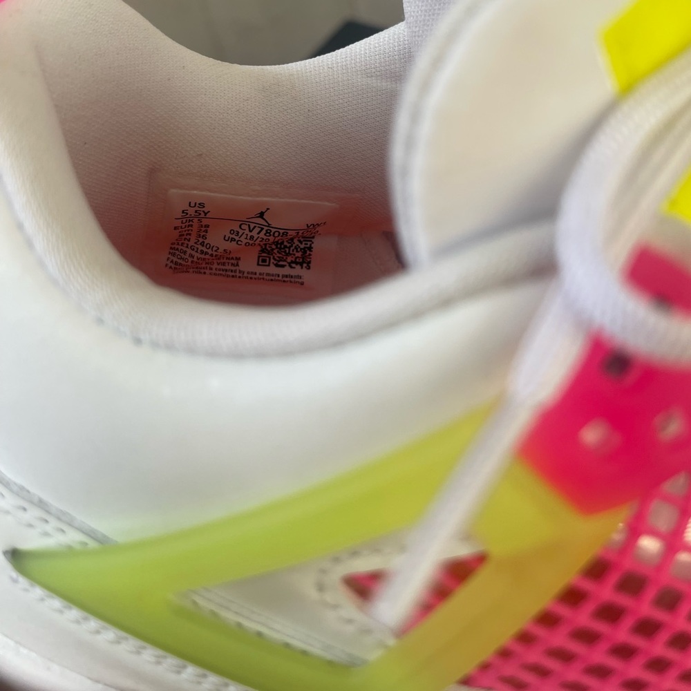 JORDAN 4 RETRO WHITE LEMON PINK - Picture 6 of 12